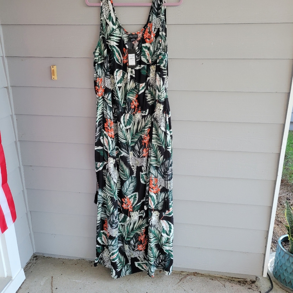 City Chic maxi dress Size L (20) NWT